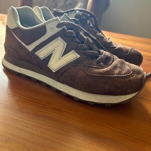 New Balance 574 size 8.5 women 7 mens